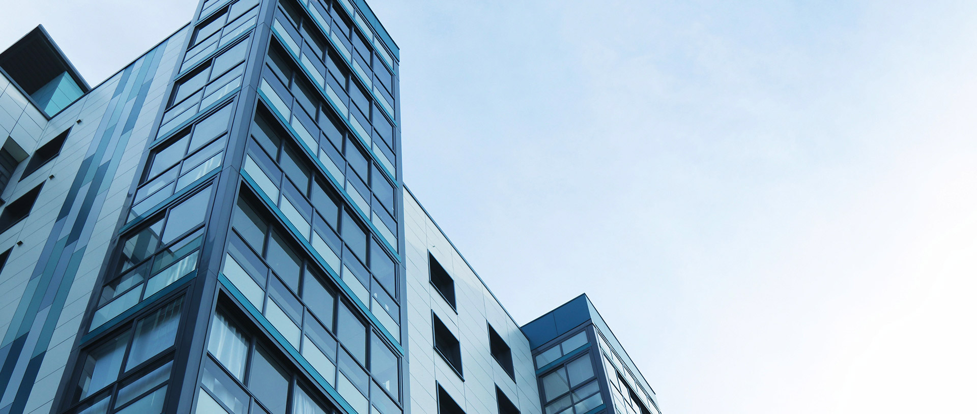 122cc太阳集成游戏针对精装住宅举行项目定位、、客户类型、、户型结构等方面深入研究，以精准的用户数据剖析，相识差别业主的差别化需求，从清静、、康健环！！！、收纳、、雅观等差别的需求出发，匹配122cc太阳集成游戏完整的产品系统，卫浴系列产品、、浴室柜（含厨柜、、衣柜、、玄关柜）等一系列木作产品，差别化定制多种空间整体解决方案。。