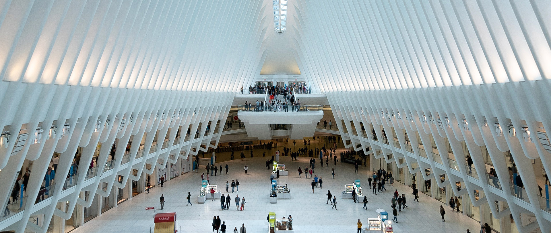 针对车站、、地铁等种种客流量较大的交通枢纽，122cc太阳集成游戏遵照以人为本的原则，主要选配隔臭防溅、、抗侵蚀、、易清洁、、易维修、、性能稳固的卫生洁具，如配备精准感应出水的水龙头、、隔臭防溅的蹲便器、、无水封地漏等，实现车站卫生间镌汰接触、、清洁整齐、、文明卫生、、清静便捷、、使用正常无异味的如厕需求。。